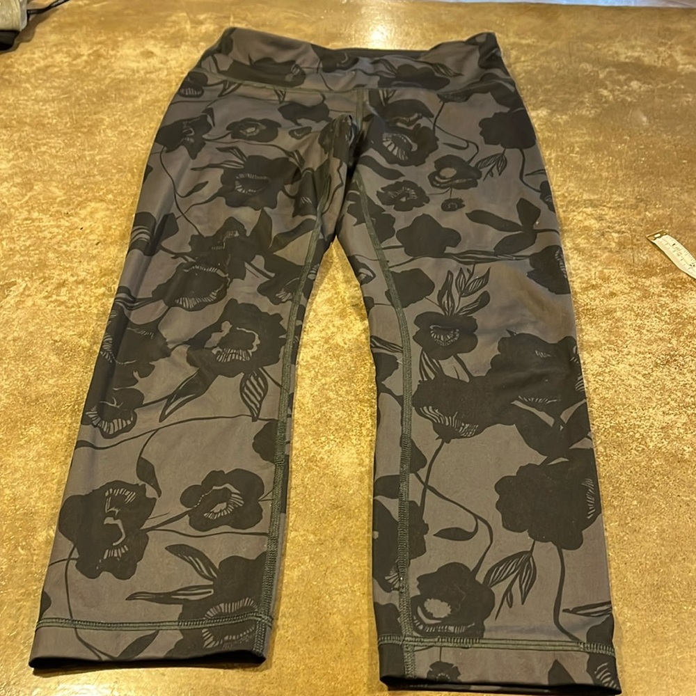 Lululemon legging. Size 4
